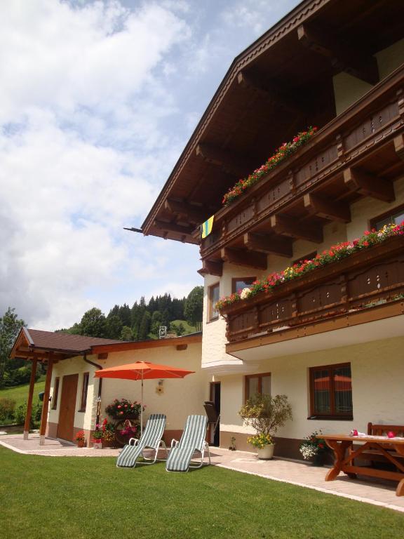 Haus Zirmblick Apartment Saalbach-Hinterglemm Exterior photo